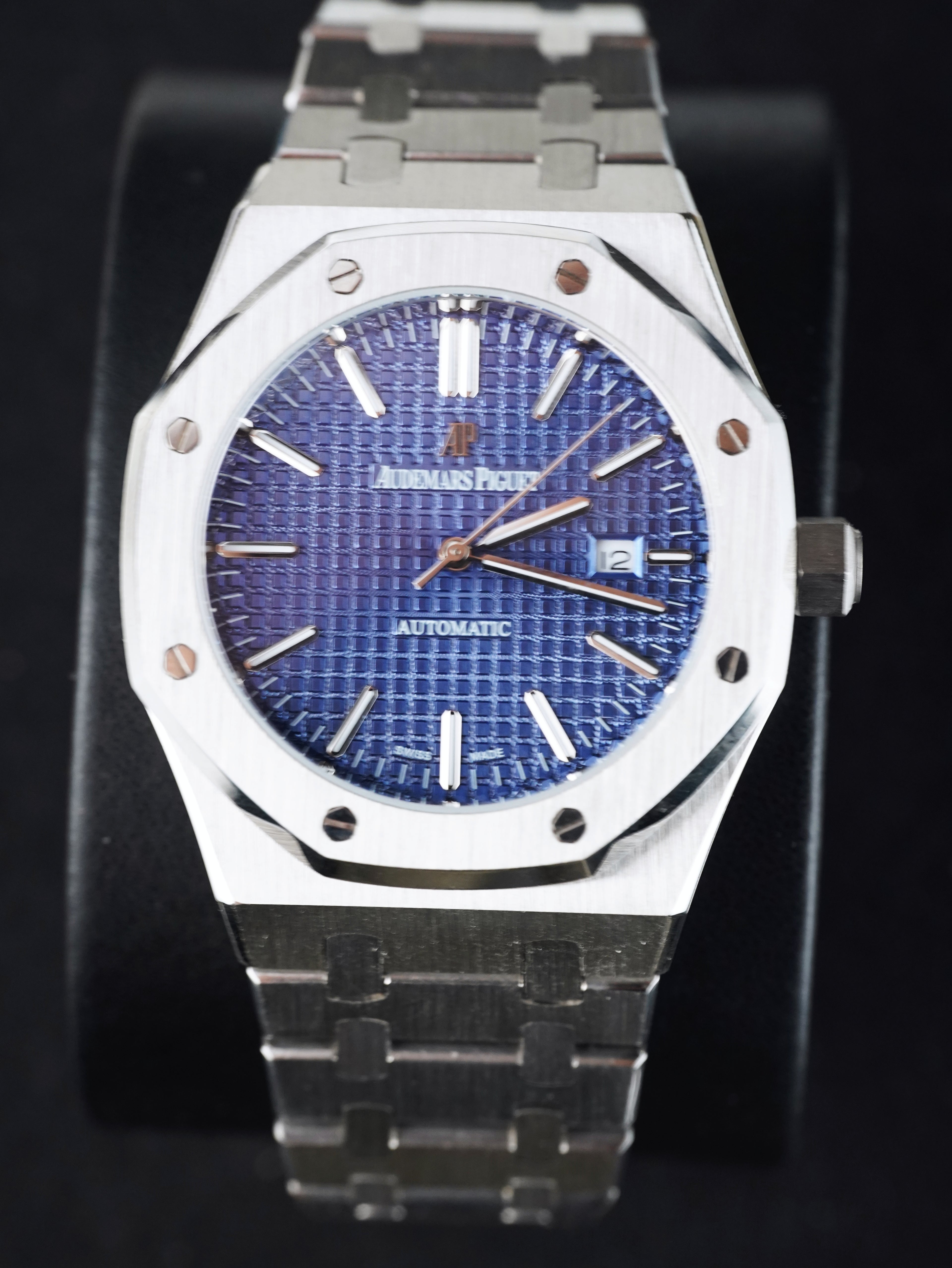 Audemars Piguet Royal Oak 41 mm, Blue Ref. 15500ST.OO.1220ST.01
